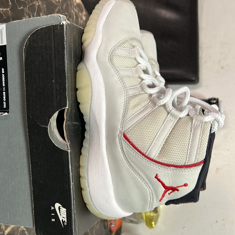 Jordan 11 - Picture 3 of 6
